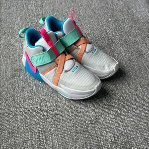 Nike Little Kids LeBron Witness